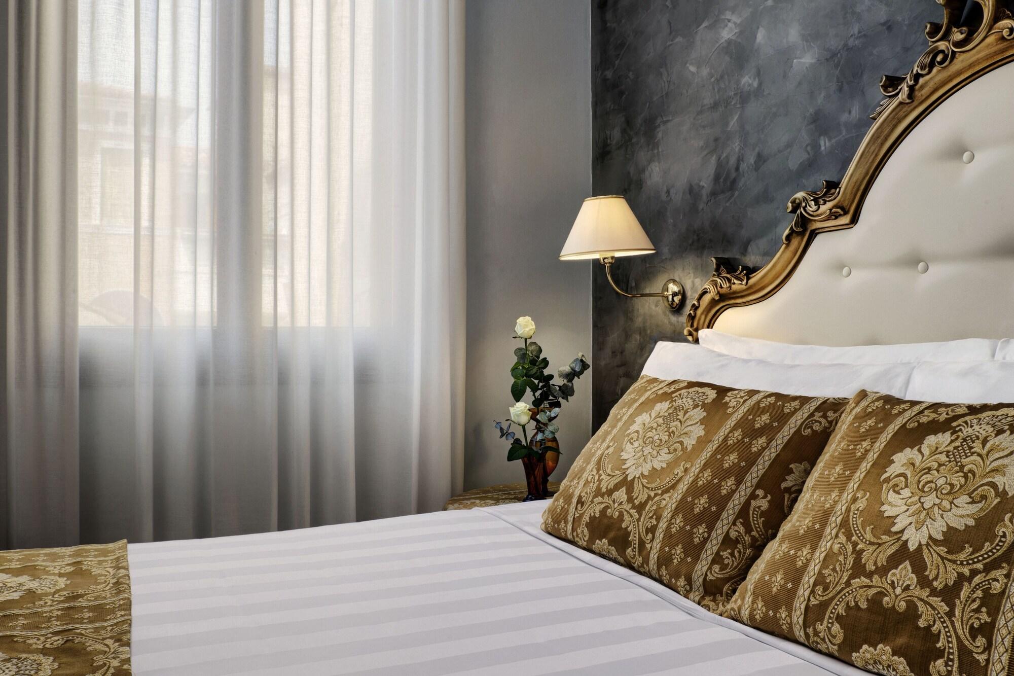 Pausania 3* Venice