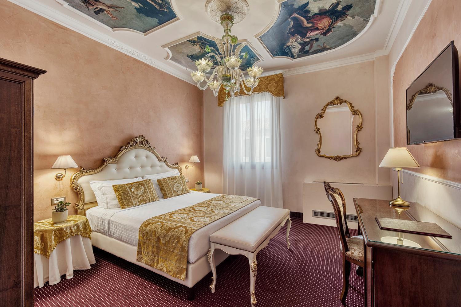Pausania 3* Venice